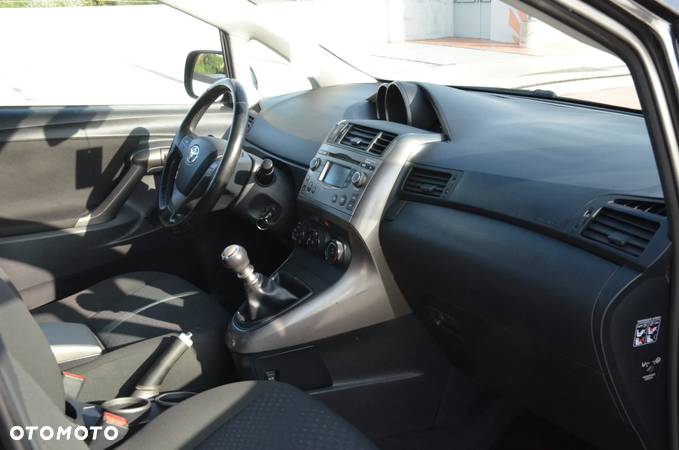 Toyota Verso 1.6 Active 7os - 18