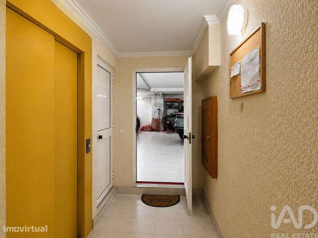 Apartamento T4 em Amora de 122 m2-29