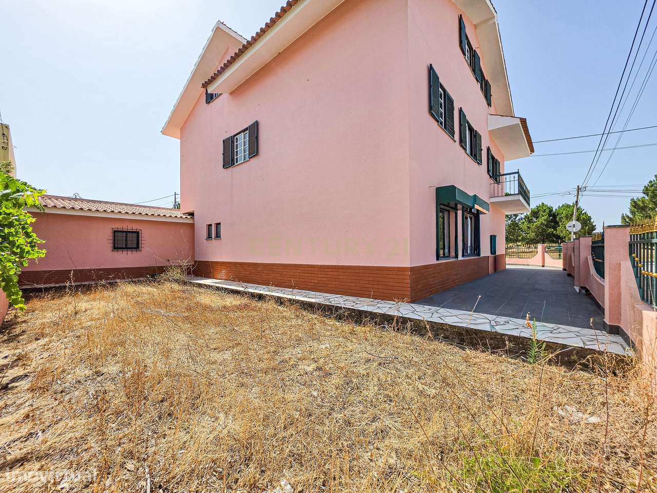Moradia T3 + Loja em Fernão Ferro, Seixal - Oportunidade Única!-11