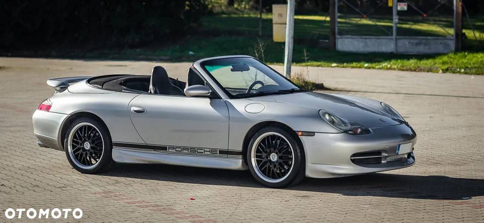 Porsche 911 Carrera Cabrio - 9