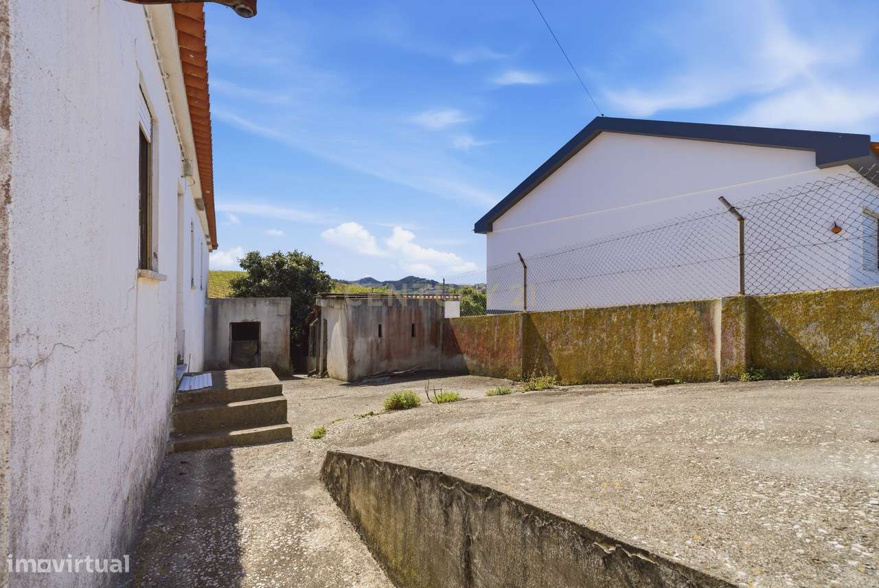 Quinta em Bonabal com Moradia T3 + Armazém + Terreno com mais de 3 400-12
