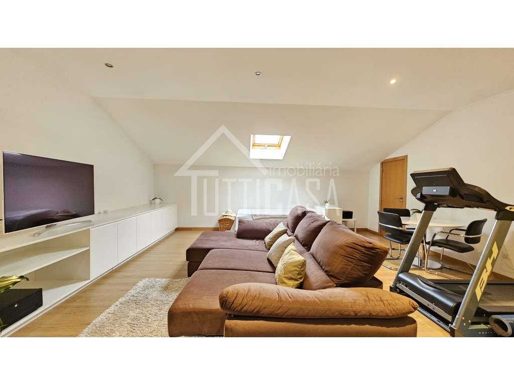 Apartamento estilo duplex T2+1 na Malveira-38