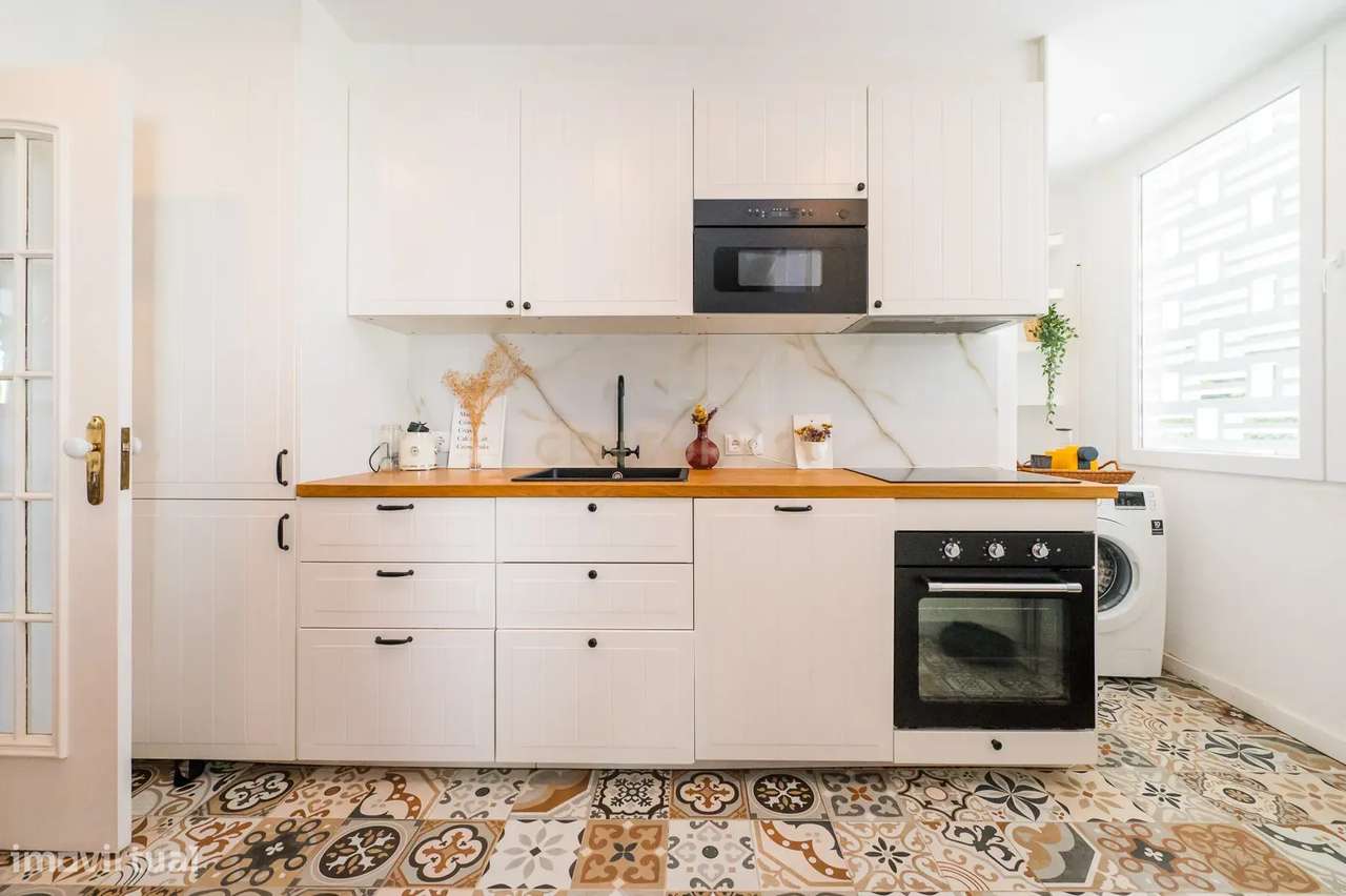 Excelente T2 Totalmente Remodelado | Monte Estoril-7