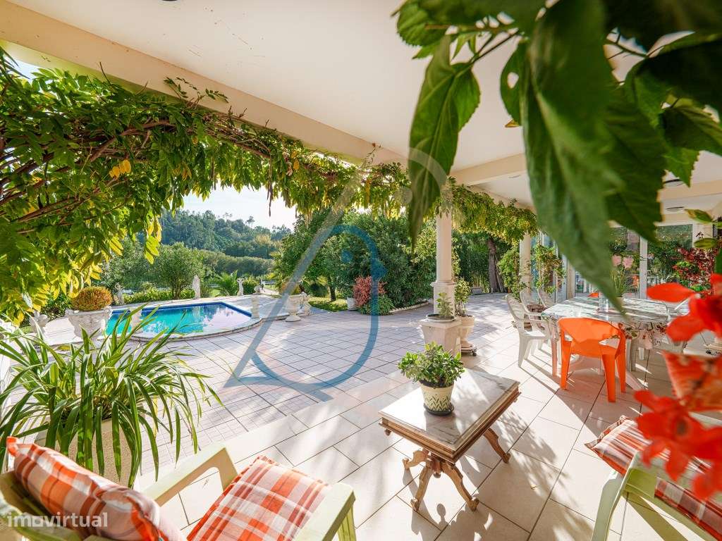 Refúgio Perfeito no Campo com Vista de Sonho e Piscina!-6