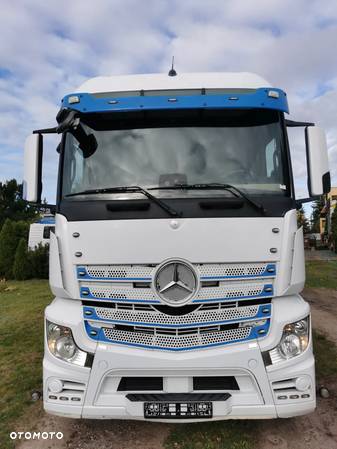 Mercedes-Benz Actros MP4 - 3