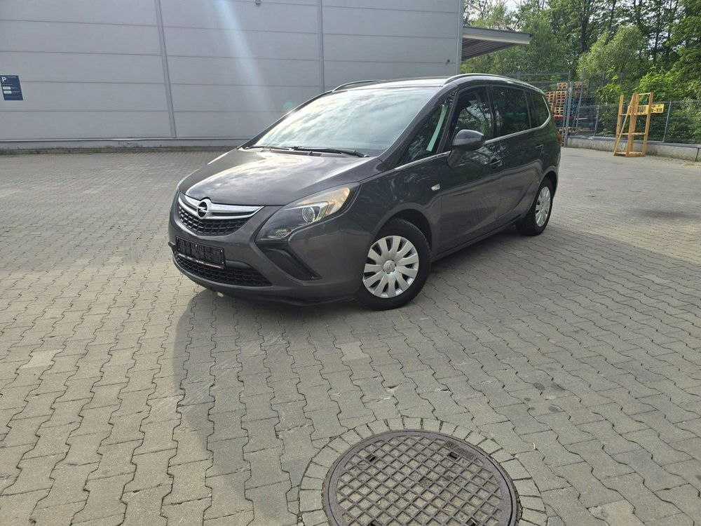 Opel Zafira C 2015
