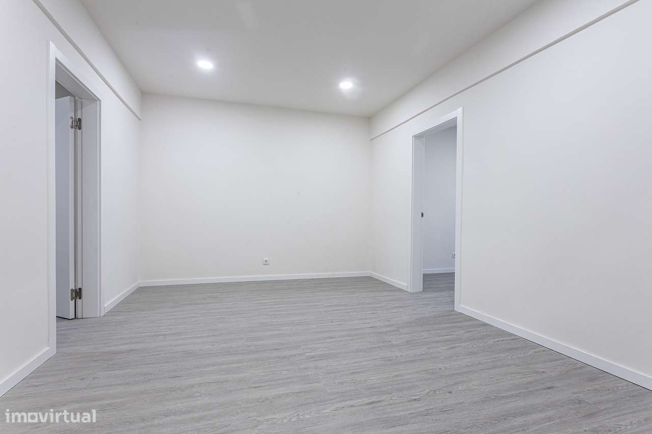 Para Arrendar: T3 com pátio privado em Campolide - Grande imagem: 3/25