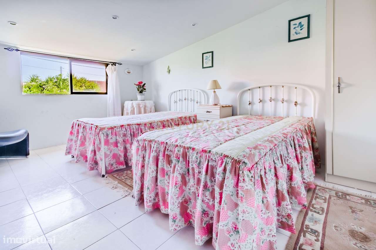 Casa T2 em Fernão Ferro, Seixal - Oportunidade Única!-35