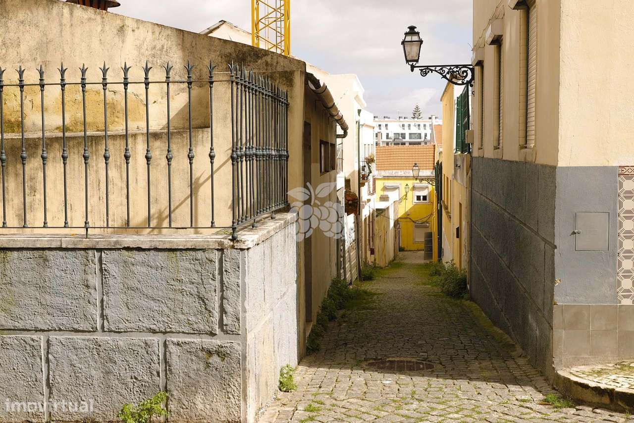 Prédio / Moradia com 2 andares, com projecto-14