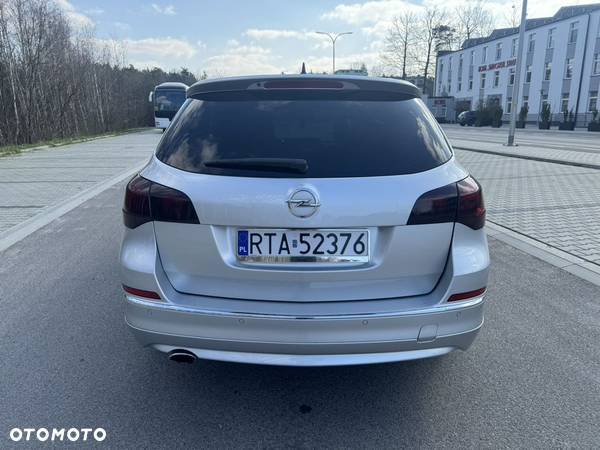 Opel Astra IV 2.0 CDTI Cosmo - 24