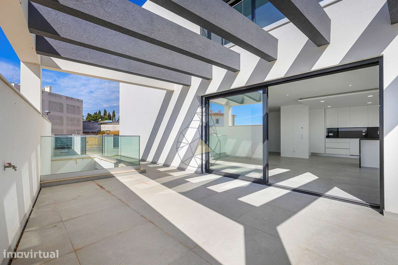 Maravilhosa moradia nova T3+1 nova com piscina - 185 m2 em Mexilhoeira - Grande imagem: 4/60