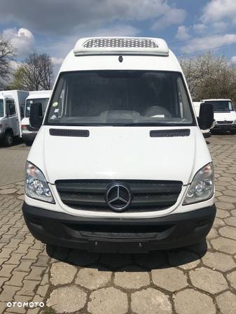 Mercedes-Benz Sprinter - 2