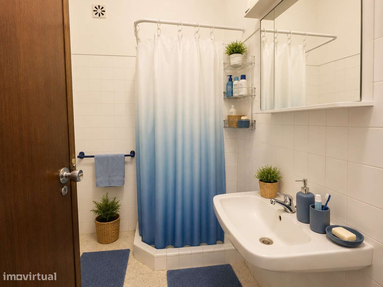 Apartamento T4 com varanda e elevador no centro de Leiria-7
