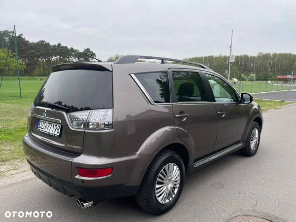 Mitsubishi Outlander - 3