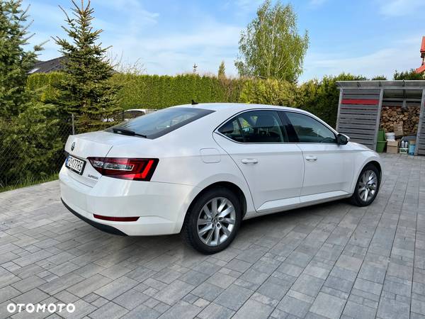 Skoda Superb 2.0 TDI Ambition DSG - 3