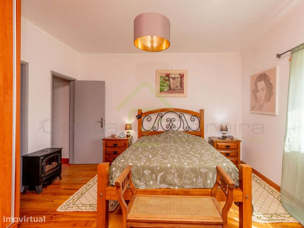 Quintinha com piscina inserida em terreno com 2950 m2-29