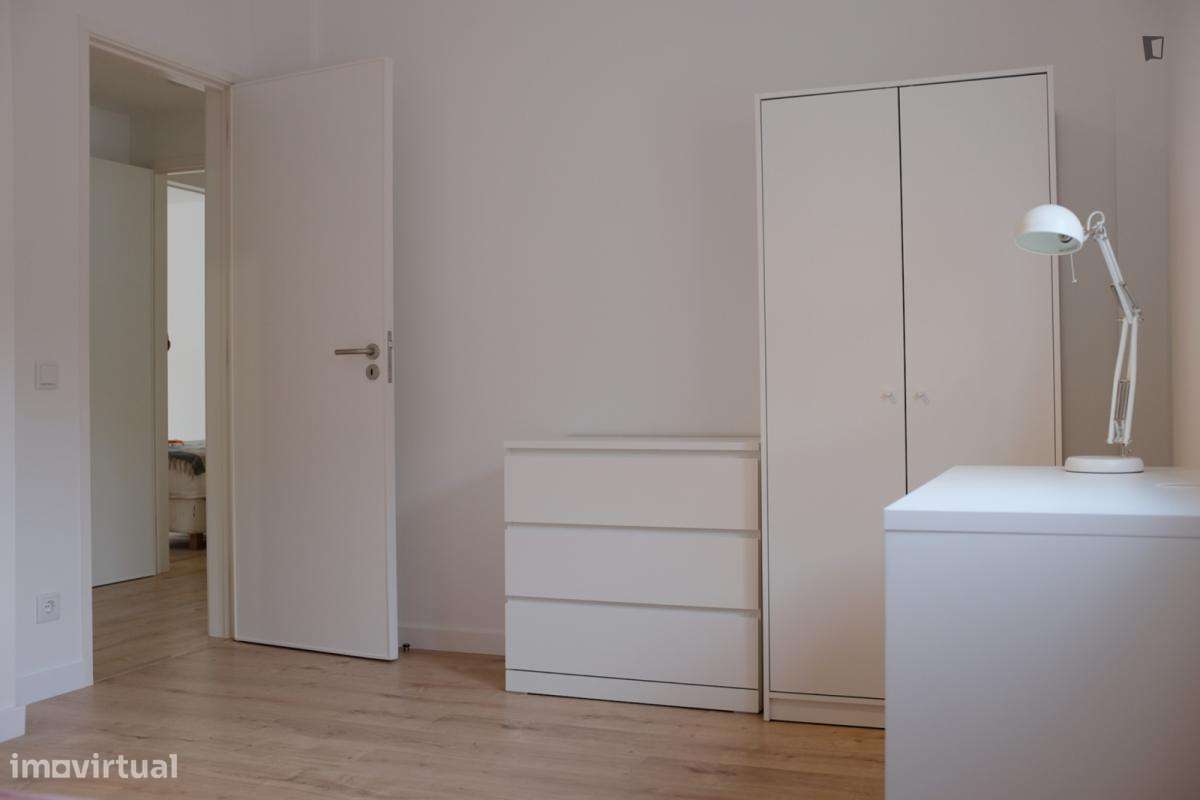 Quarto - localizado em Carcavelos Lisbon - Grande imagem: 4/10