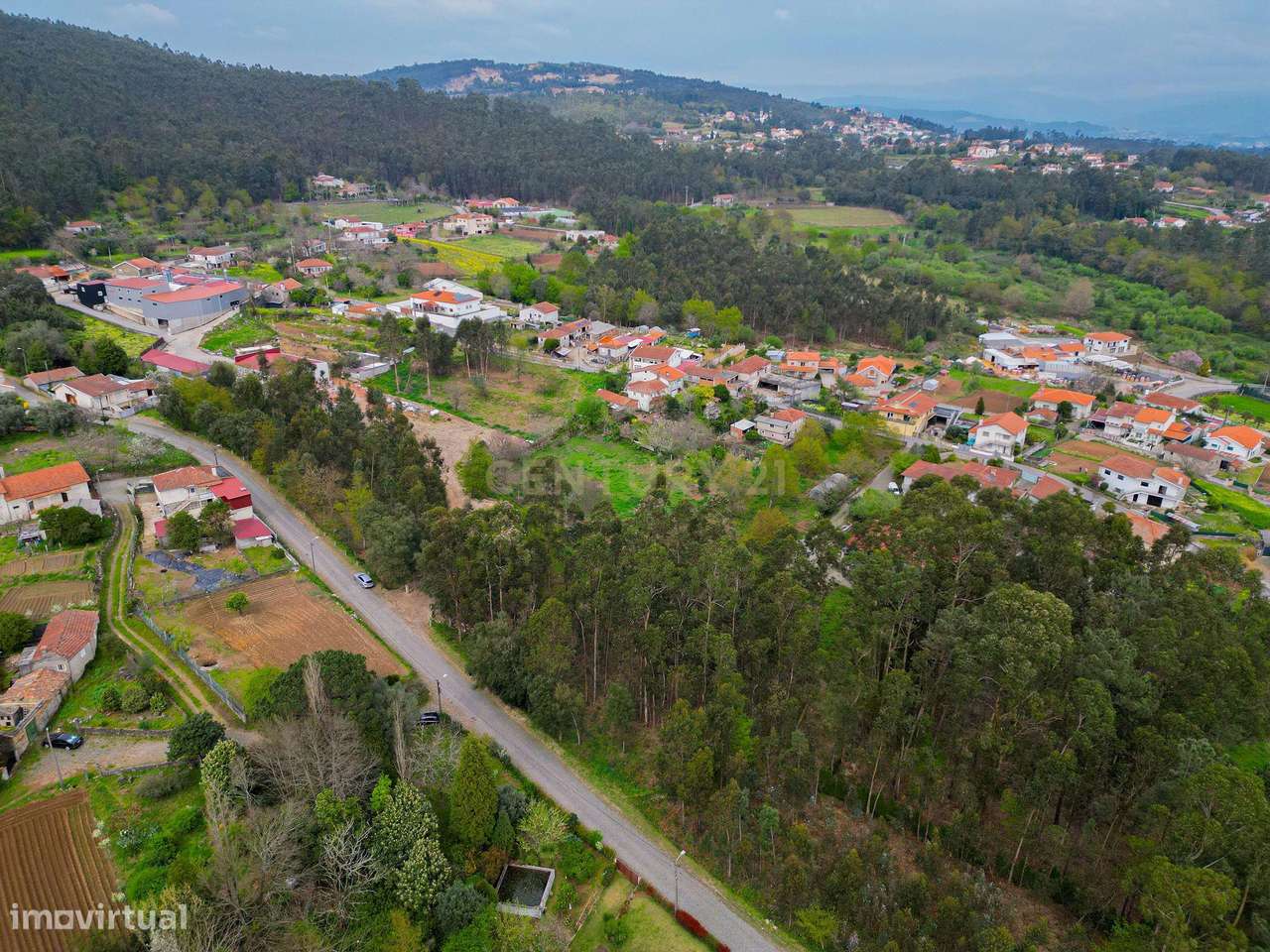 Terreno Urbano em Oliveira, Barcelos - Grande imagem: 4/18