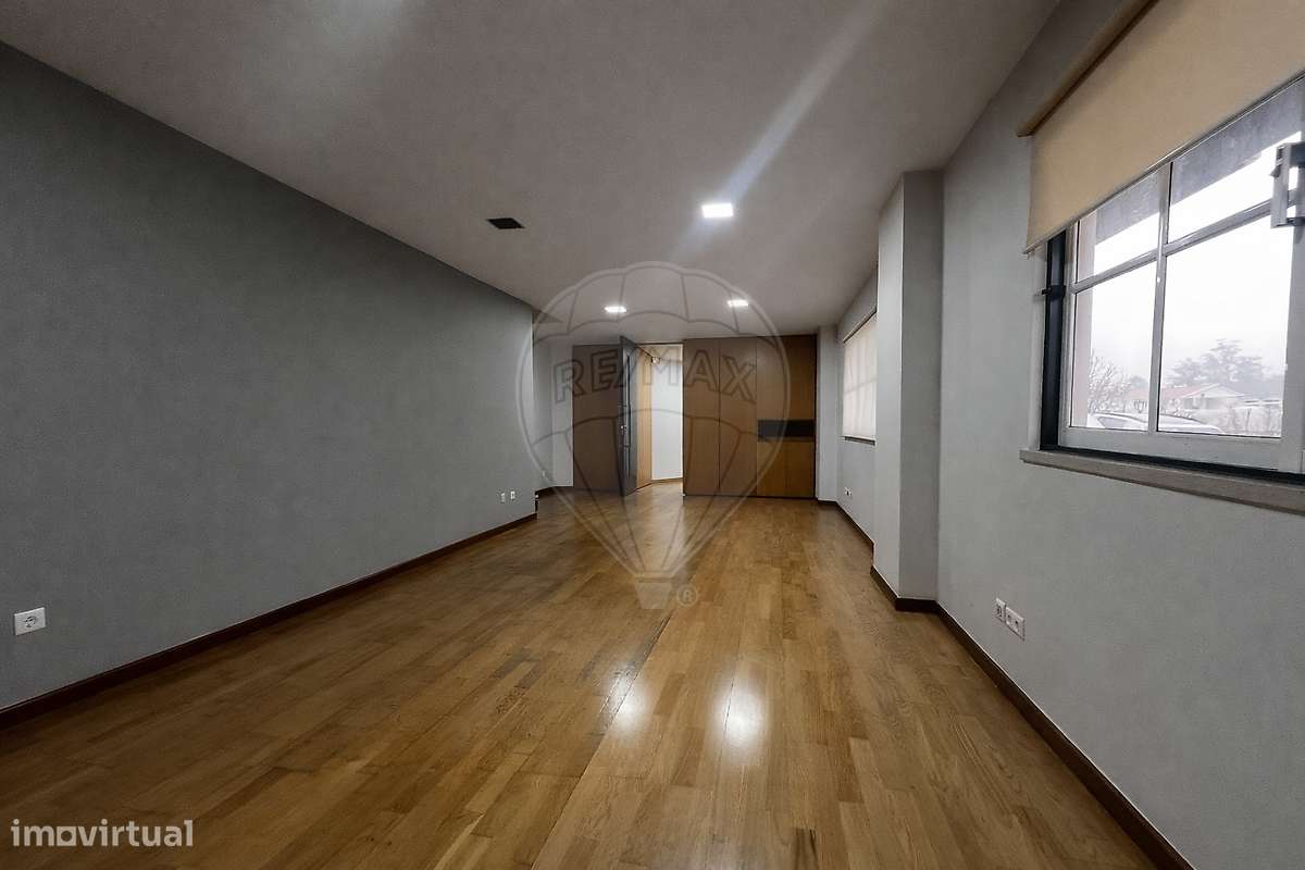 Loja  para arrendamento - Grande imagem: 2/8