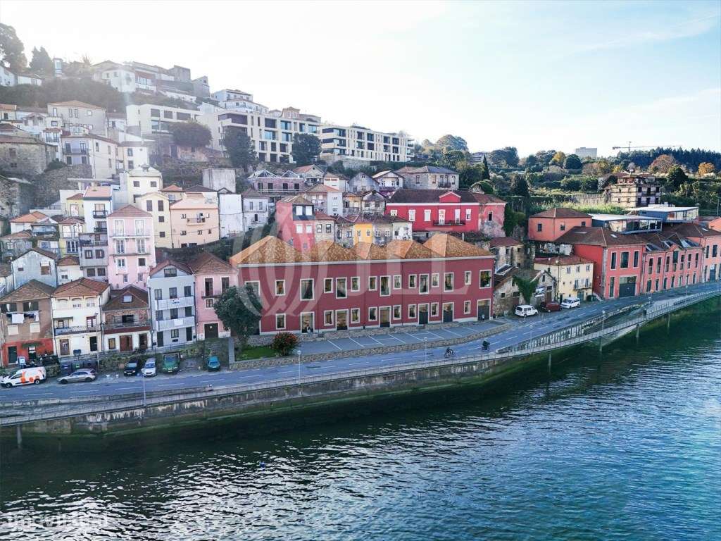 Loja no Pescaria, em Vila Nova de Gaia, Porto - Grande imagem: 3/12