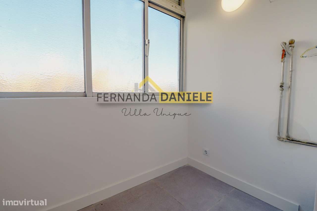 * Oportunidade * Apartamento T3 remodelado, em localização...-10