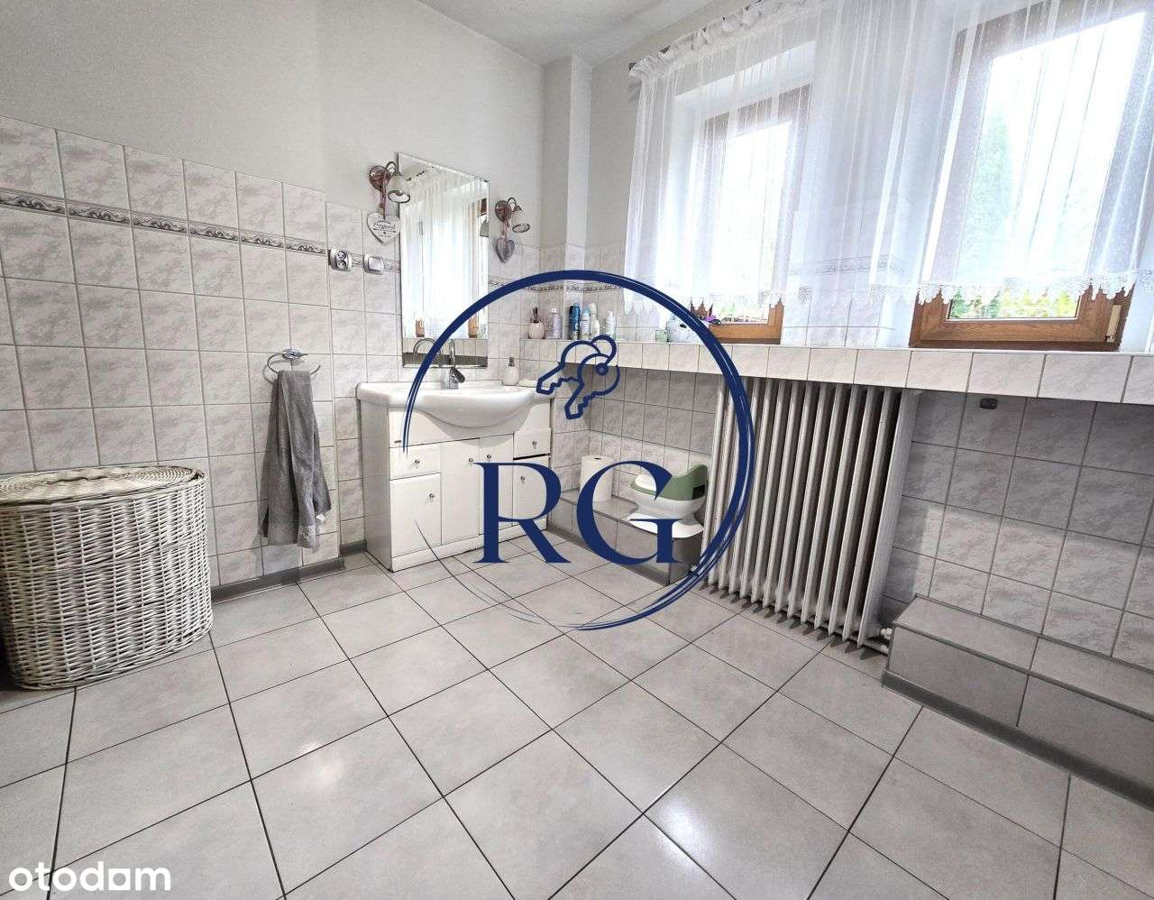 Ciekawa architektonicznie nieruchomość-8