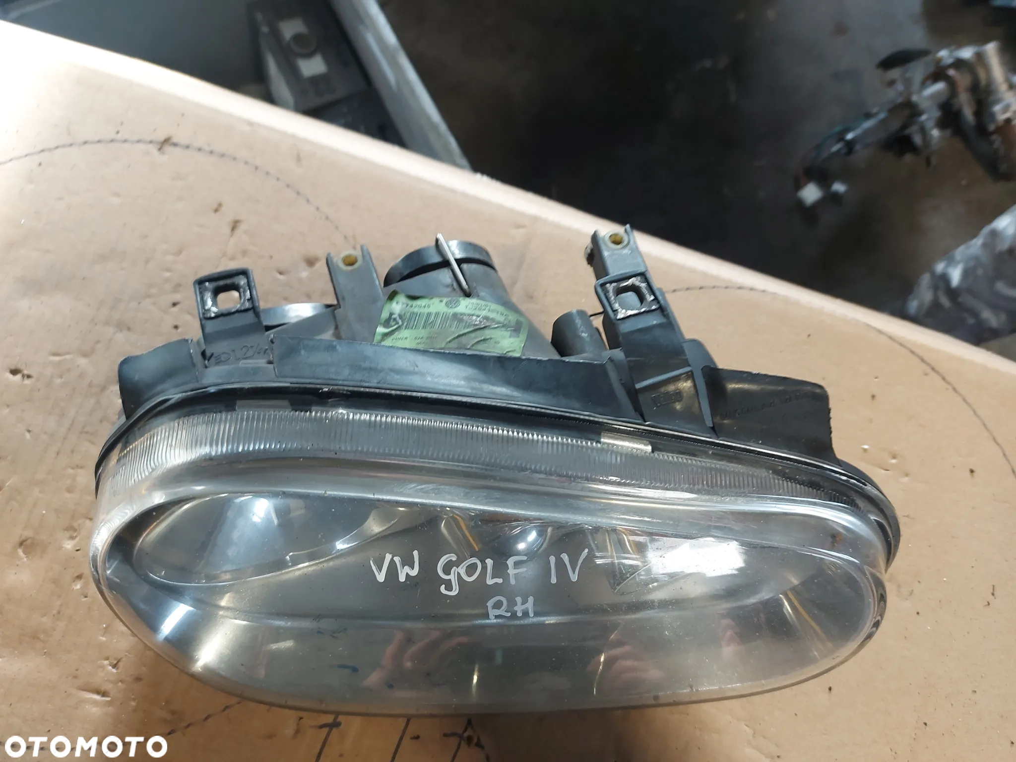 Lampa prawa przednia reflektor prawy przód Valeo VW Golf IV 1J2941018A ANGLIK - 3
