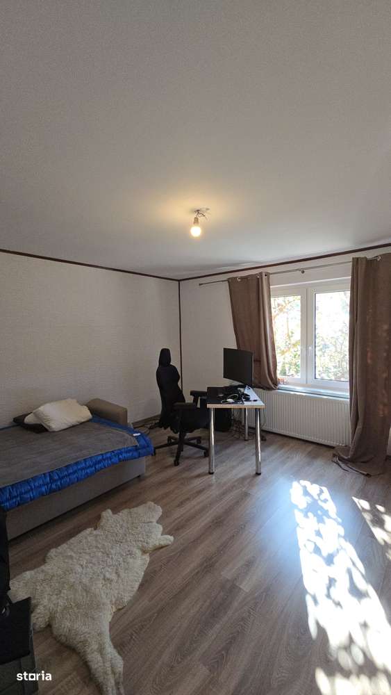 Casă cu mult teren-8