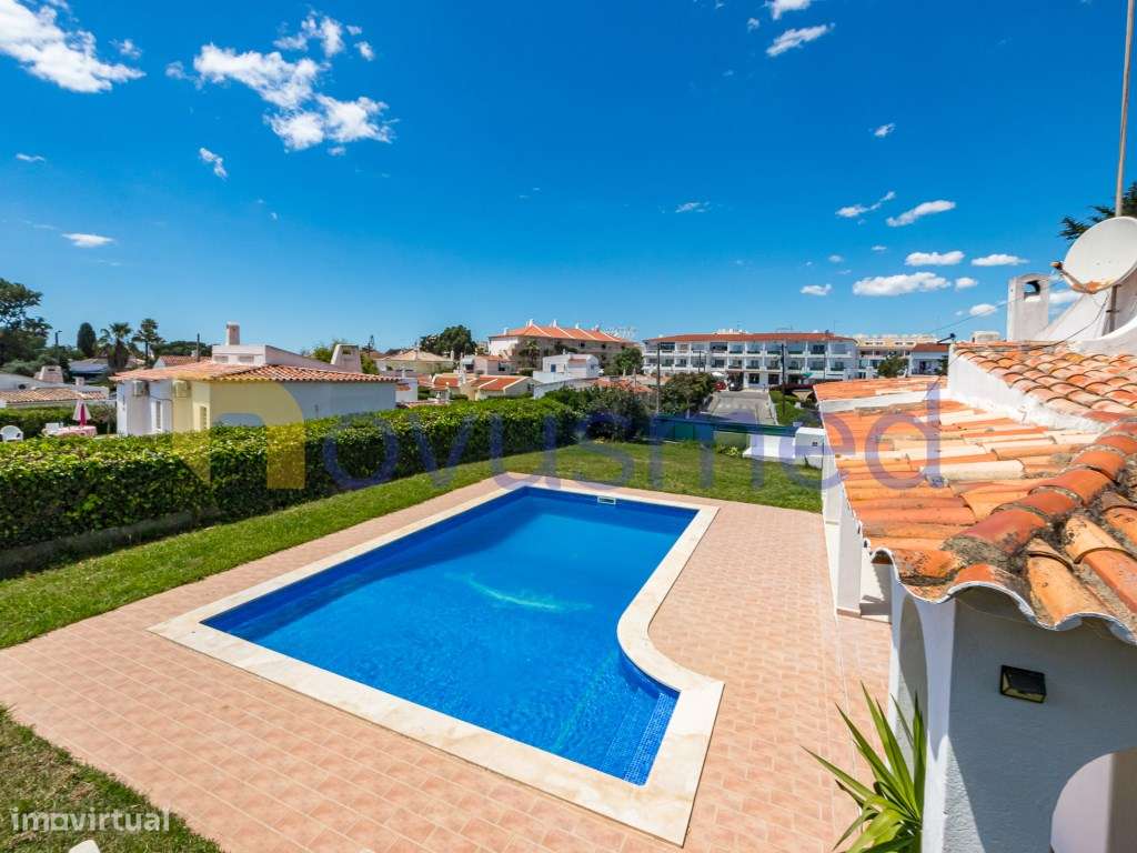 Moradia com Piscina na Zona Premium Areias São João, Albufeira-9