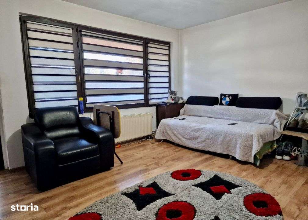 Casa De Vanzare La PRET De APARTAMENT - Imagine principală: 5/10