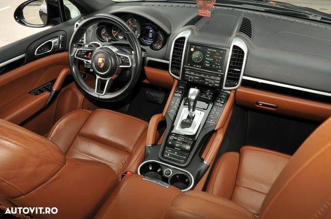 Porsche Cayenne - 9