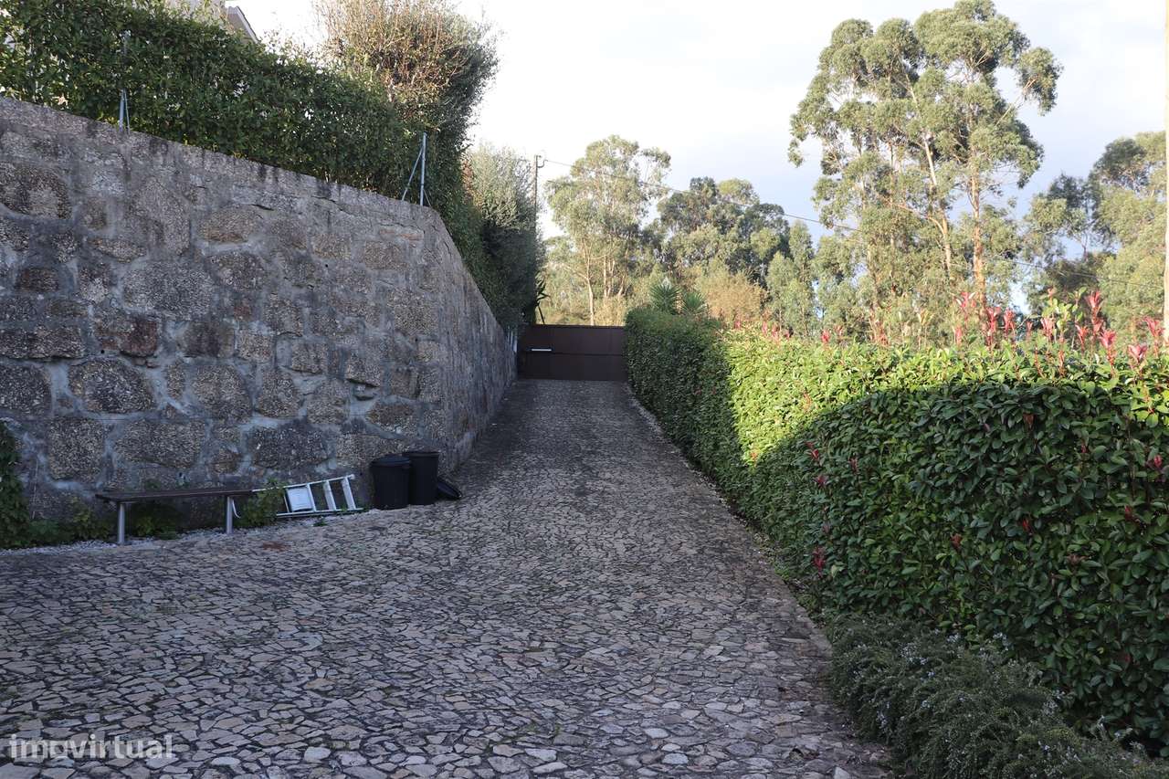 Moradia Isolada T3+2 Venda em Lordelo,Guimarães - Grande imagem: 4/28