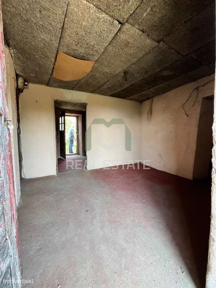 Moradia para Restaurar T3 Venda em Cabeceiras de Basto,Cabeceiras de B-28