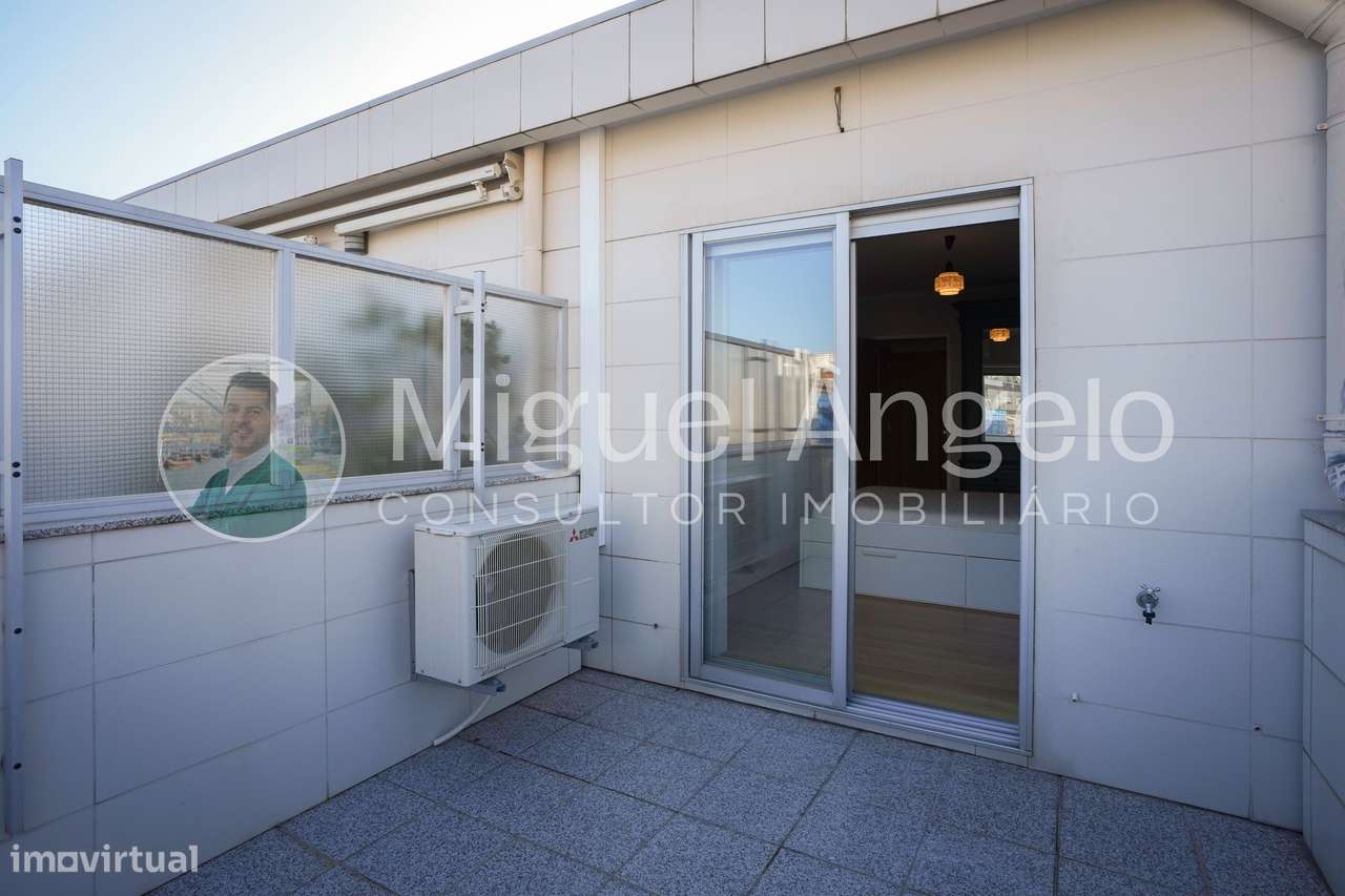 T1 no 5º piso recuado, terraço de 35m²,  vista deslumbrante para o mar - Grande imagem: 4/21