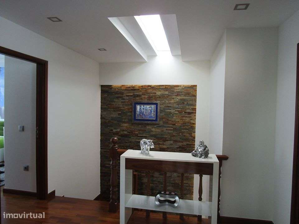 Moradia T4 - Quinta das Luzes - C/ Piscina-4