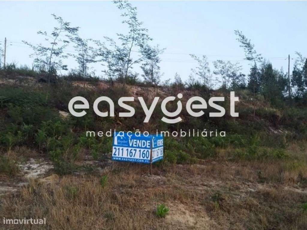 Terreno com possibilidade de construção em Ermida a 10 km da Praia - Grande imagem: 2/2