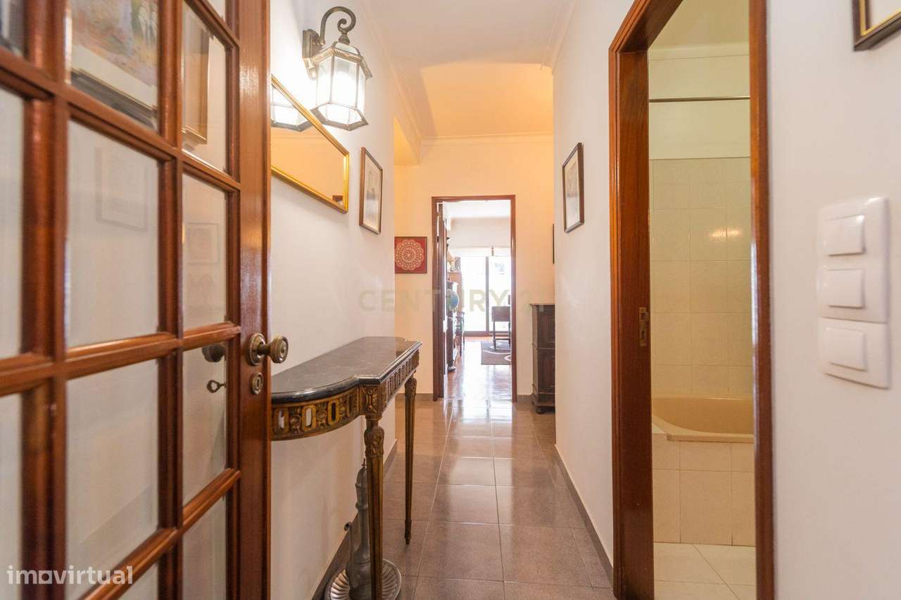 Excelente T4 c/Box | São Domingos de Rana-21