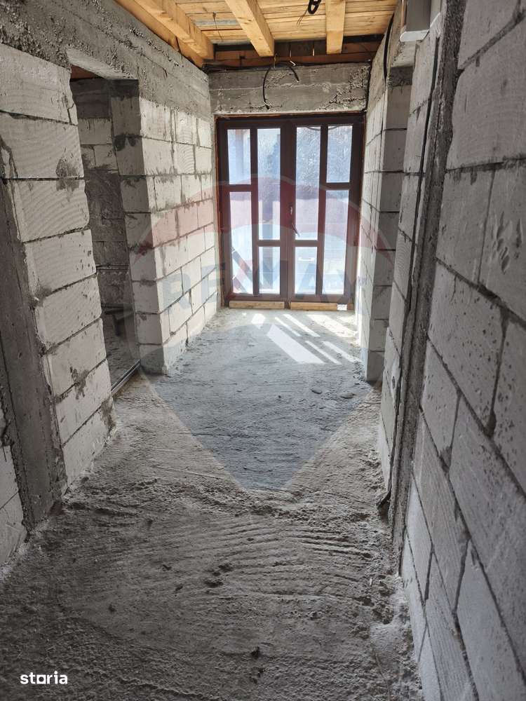 Casă / Vilă cu 5 camere de vânzare în zona Poiana Tapului-9