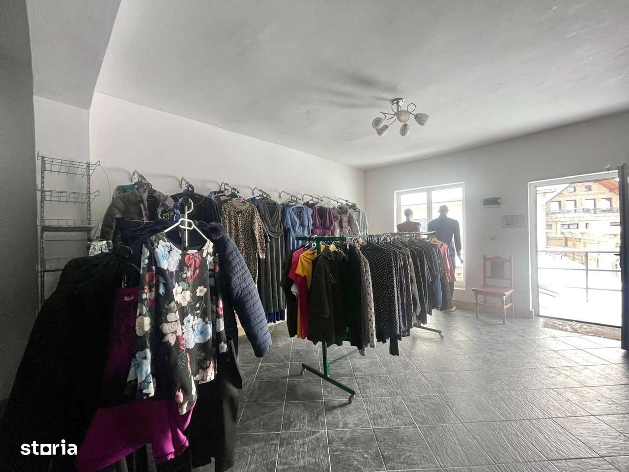 Spațiu comercial de Închiriere/Vânzare | 110 mp | Dornești-0