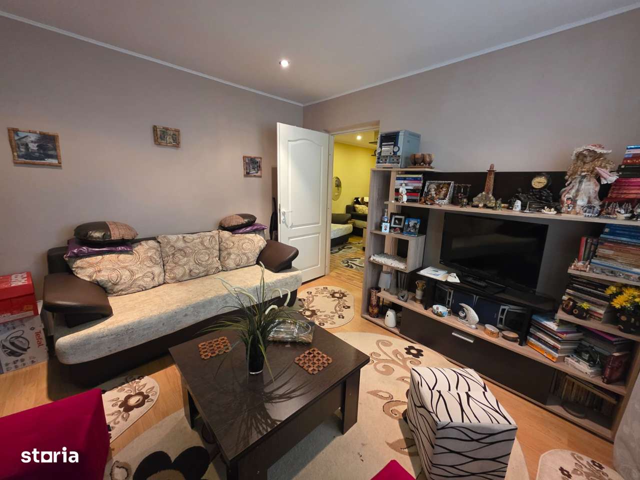 2 camere, decomandat, zonă ultracentrală, etaj intermediar, mobilat-0