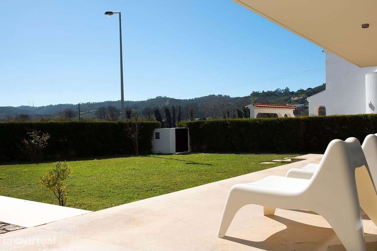 MORADIA T3 CONTEMPORÂNEA NO CENTRO DE ALJEZUR  COM VISTAS PARA O CAMPO - Grande imagem: 5/30