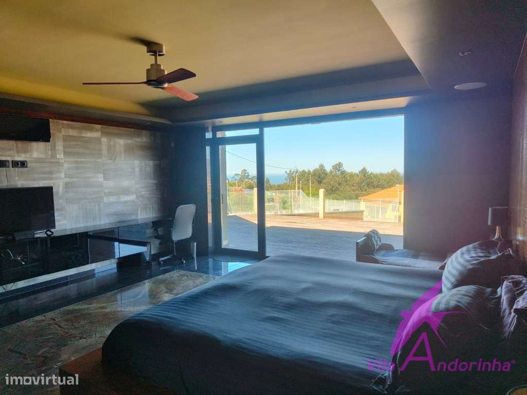 Moradia T5 de excelência a 5 minutos da praia-16