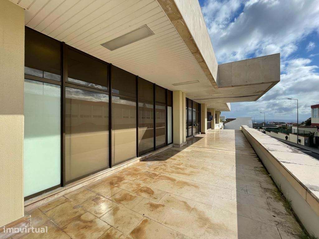 Espaço destinado a comércio/serviços com Vista Mar | Ponta Delgada, Sã - Grande imagem: 2/3