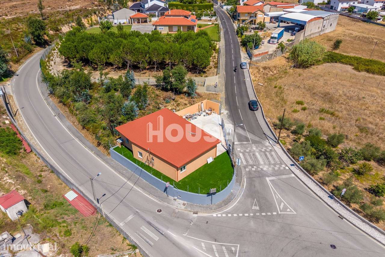 Moradia T3 Renovada | Azoia – Leiria-42