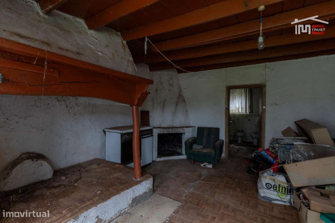 MORADIA T2 DE CAMPO PARA RECUPERAR COM LAREIRA, POÇO E FORNO (S. MA... - Grande imagem: 4/23