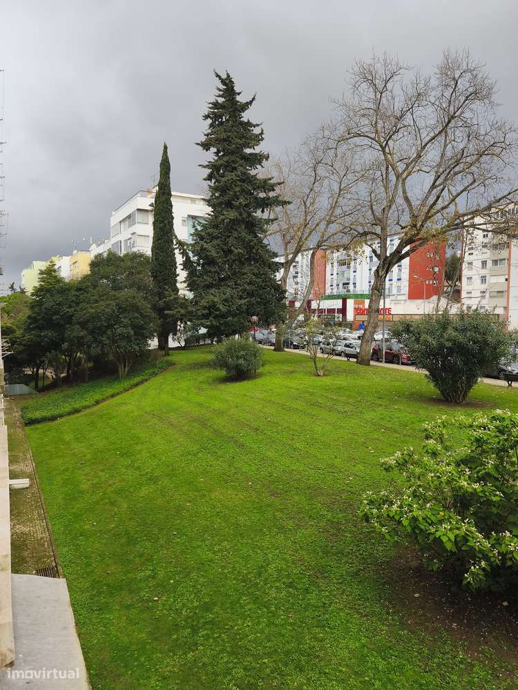 T2 Oeiras, Totalmente Remodelado, Bem Localizado, Com Arrecadação.-7