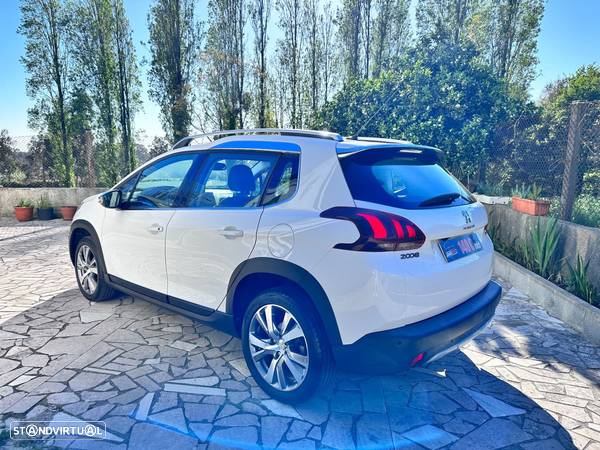 Peugeot 2008 1.2 PureTech Allure - 5