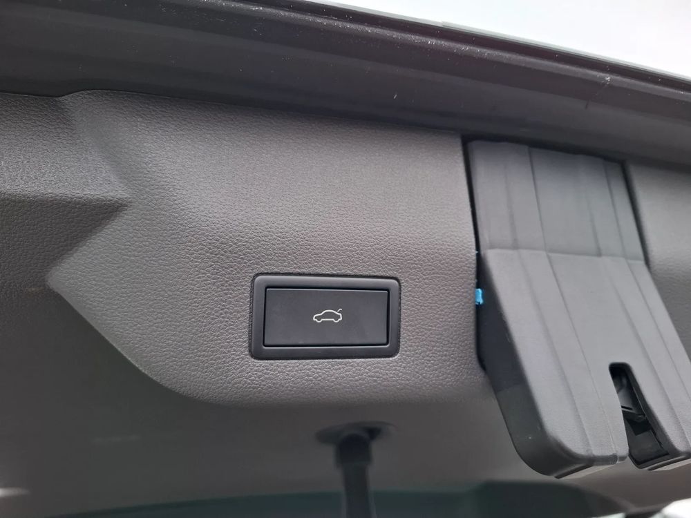 Salon PL Gwarancja fabryczna PHEV 218KM Panorama DCC Sam parkuje L2