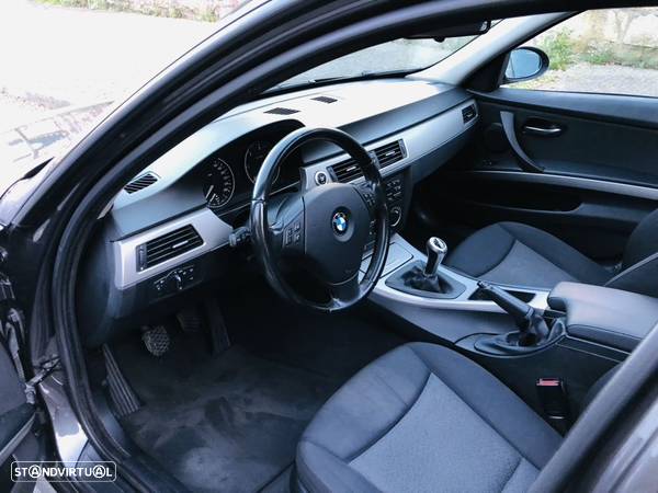 BMW 320 d Touring Exclusive - 58