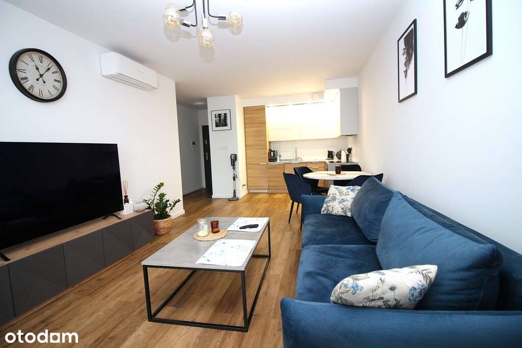 Nowoczesne mieszkanie w luksusowym apartamentowcu-0